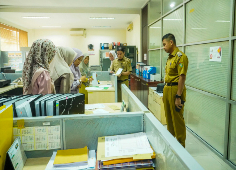 Bupati Ahmad Yuzar Sidak di Lingkungan Setda Kampar