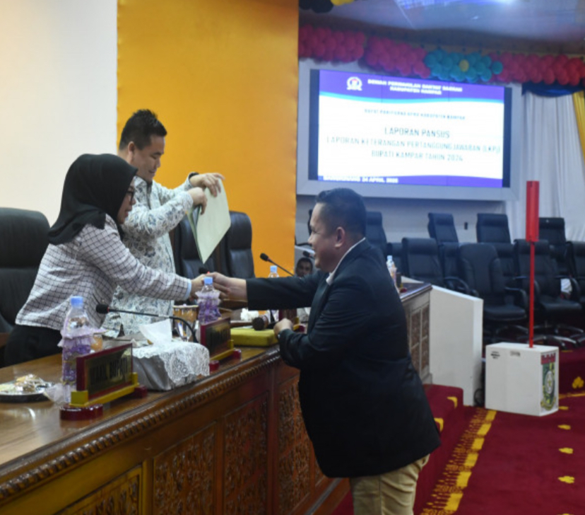 Terima Laporan Pansus I dan II DPRD, Wabup Kampar Sampaikan Komitmen Pemkab untuk Pendidikan dan Kesehatan