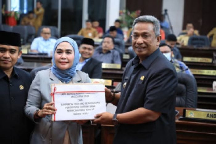 Bersama Bupati, DPRD ROHUL Gelar Rapat Paripurna Pandangan Umum Fraksi Terhadap Ranperda BPR