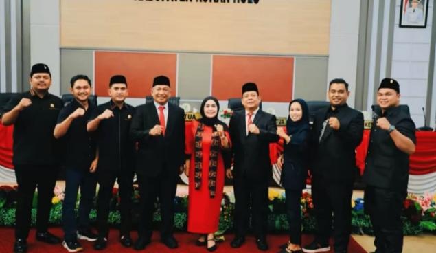 Rapat Paripurna DPRD Rokan Hulu Tetapkan Pasangan Calon Bupati dan Wakil Bupati Terpilih 2024