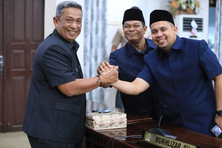 Bersama Bupati, DPRD ROHUL Gelar Rapat Paripurna Pandangan Umum Fraksi Terhadap Ranperda BPR