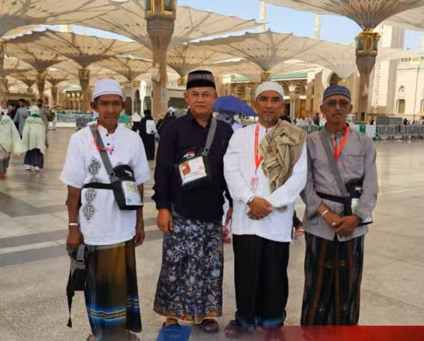 Ketua DPRD Kampar Ahmad Taridi Bersama 612 JCH Kampar Berangkat Haji