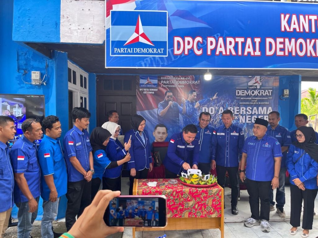 HUT ke-24, DPC Demokrat Kabupaten Kampar Gelar Do’a Bersama dan Bagi Sembako untuk Warga Kurang Mampu