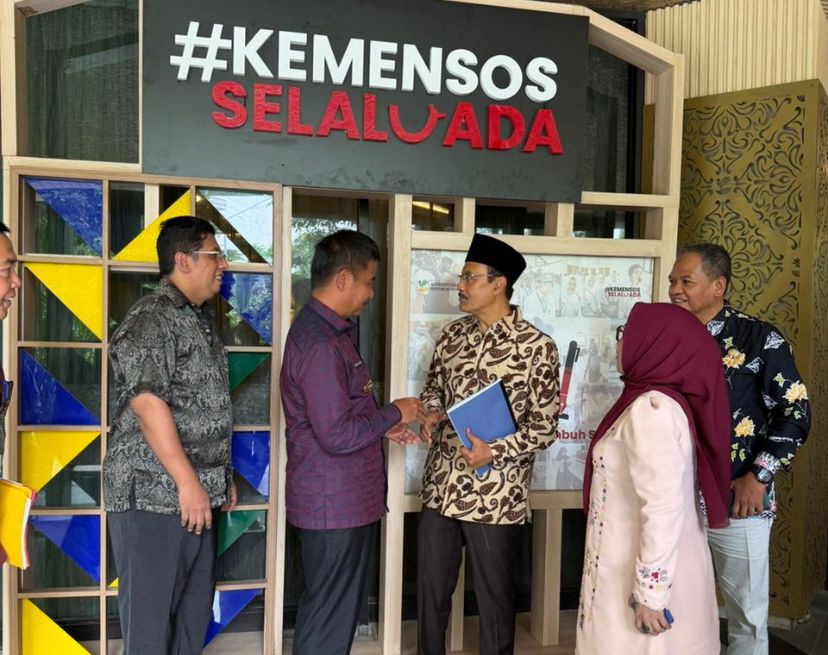 Bupati dan Wabup Kampar Temui Mensos RI Gus Ipul Bahas Sekolah Rakyat