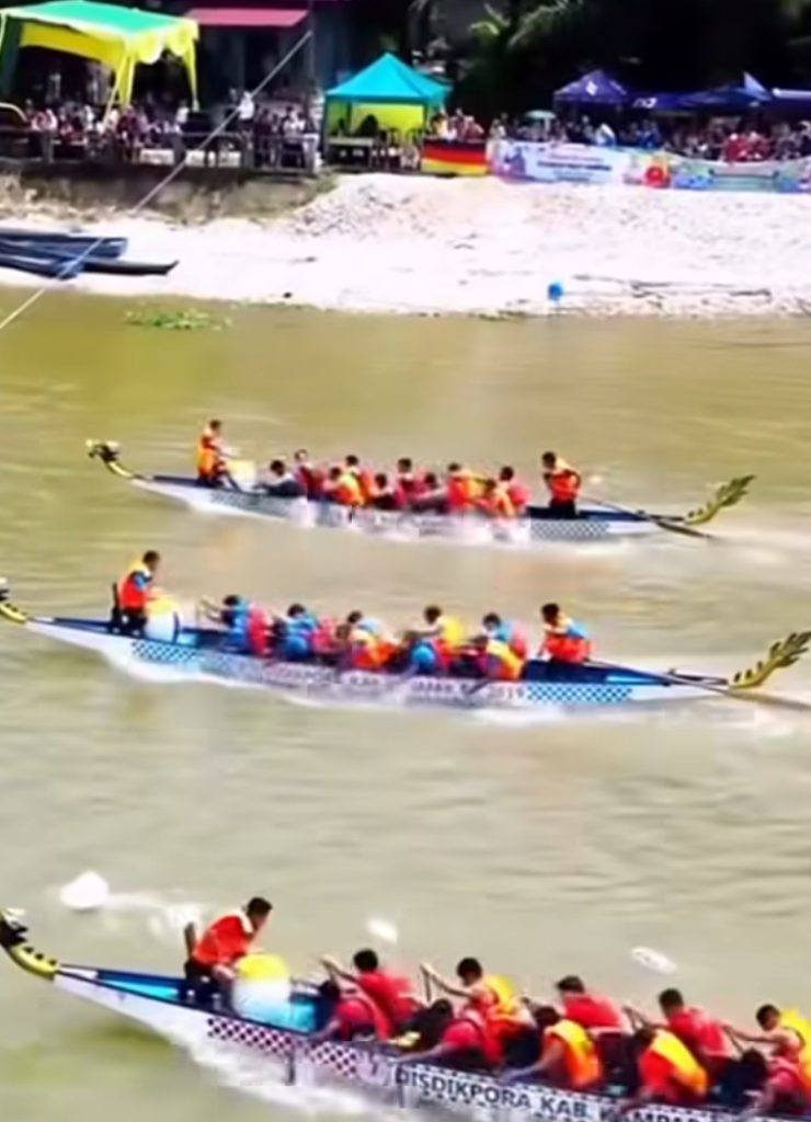 Pacu Sampan, Olahraga Tradisional  yang Selalu Meriahkan HUT ke-76 Kampar