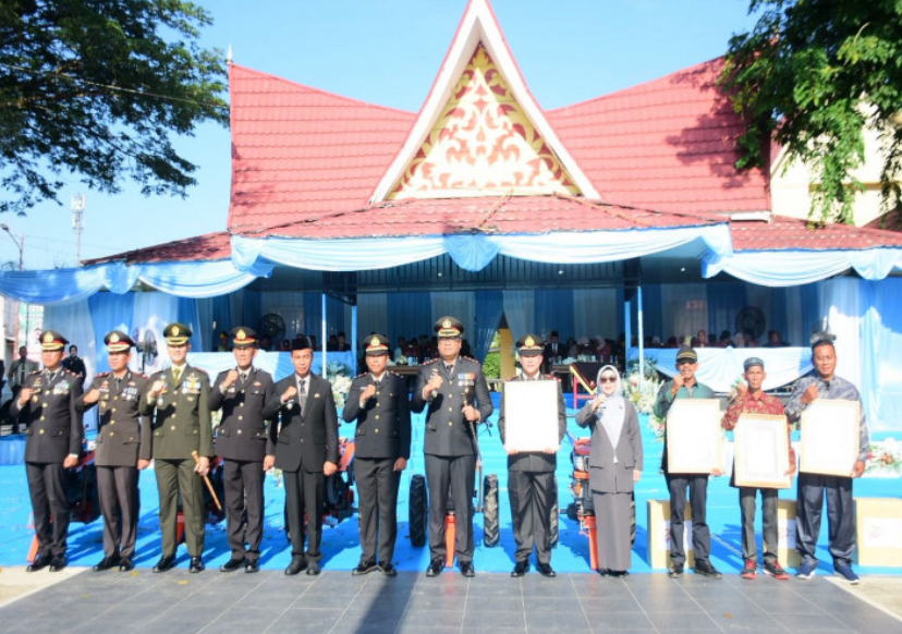 Sejumlah Penghargaan Diserahkan pada Peringatan Hari Bhayangkara ke-80 Tahun 2026 di Kampar